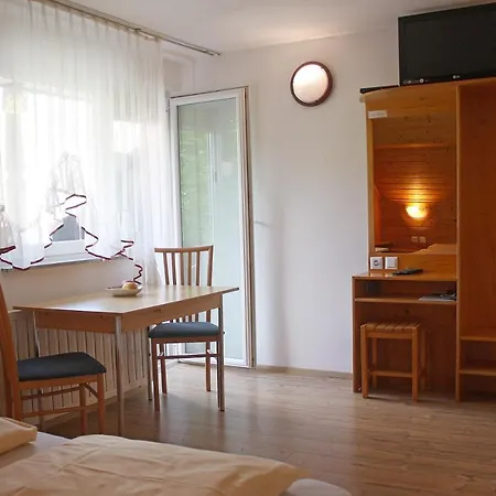 Homestay Destina, *