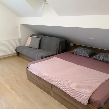 Destina, Ubytování v soukromí