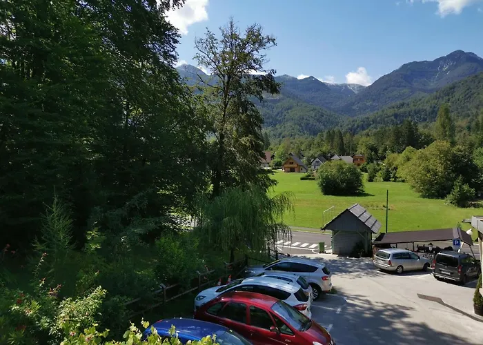 Destina, Ostanak kod kuće *