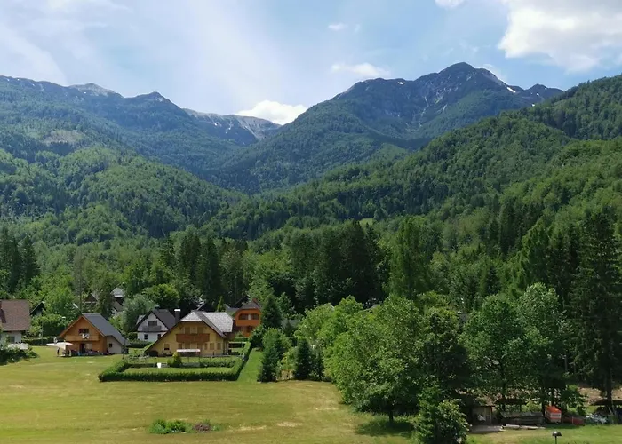 Destina, Ostanak kod kuće *